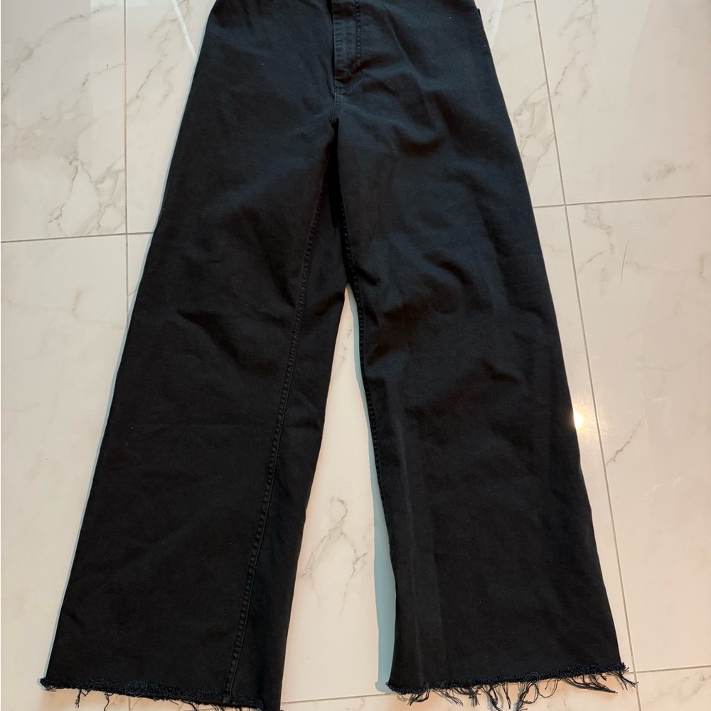 Black Wide-Leg Frayed Jeans